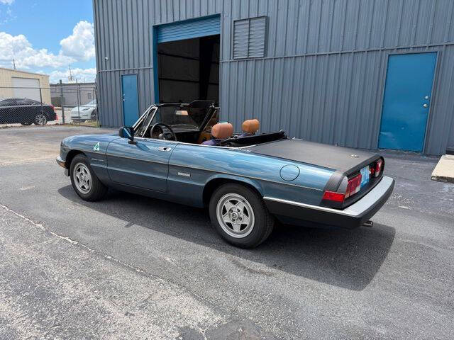 1988 Alfa Romeo Spider Veloce