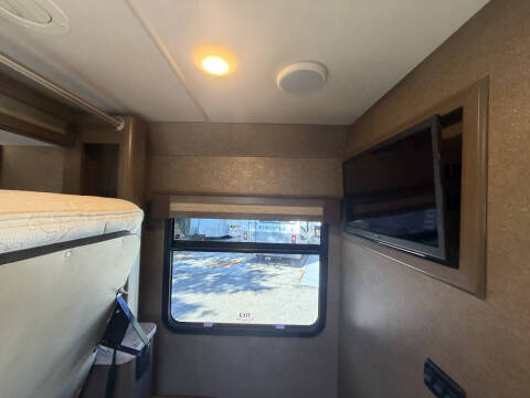 2016 Thor Motor Coach COMPASS