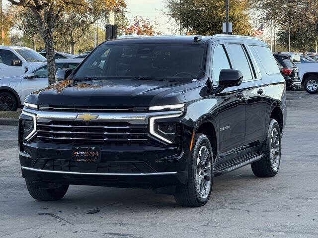 2025 Chevrolet Suburban LT