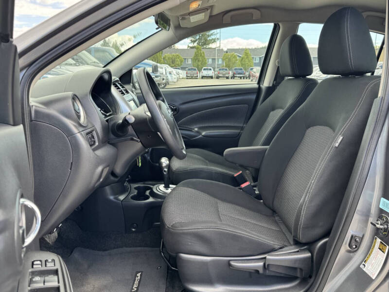 2019 Nissan Versa SV