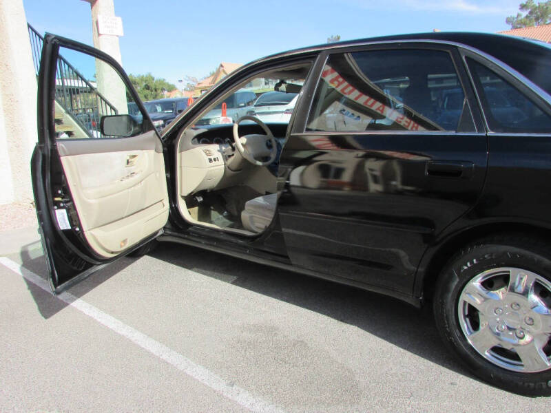 2001 Toyota Avalon XLS photo 9