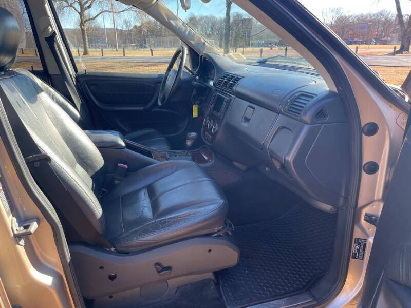 2002 Mercedes-Benz M-Class ML 320