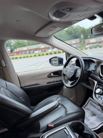 2017 Chrysler Pacifica Touring-L Plus