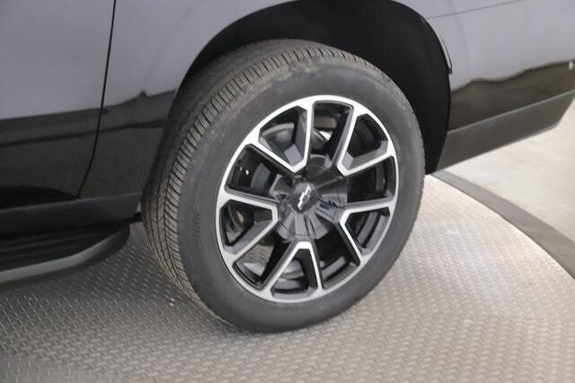 2025 Chevrolet Suburban RST