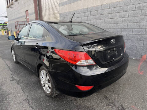 2013 Hyundai Accent GLS