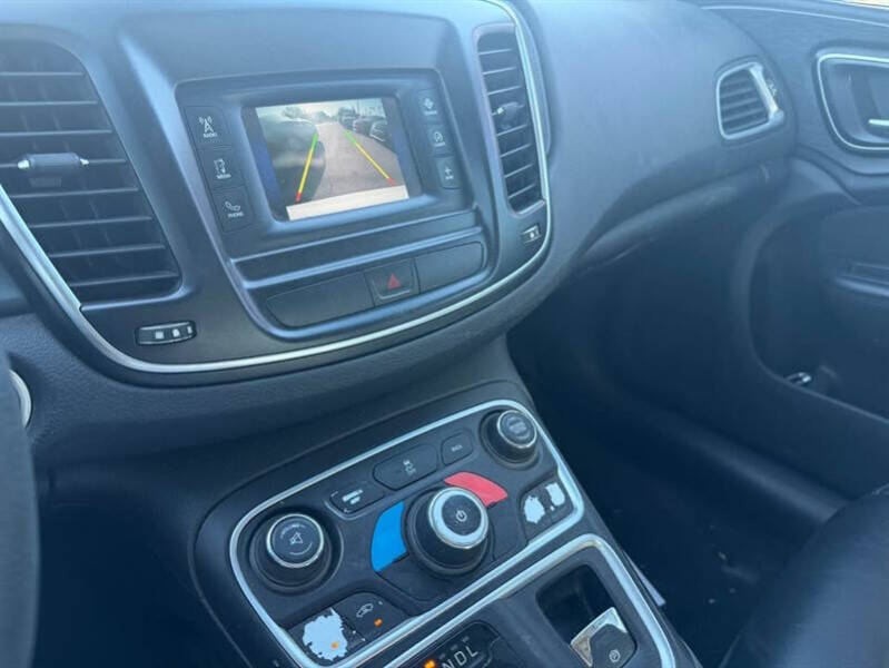 2016 Chrysler 200 Limited