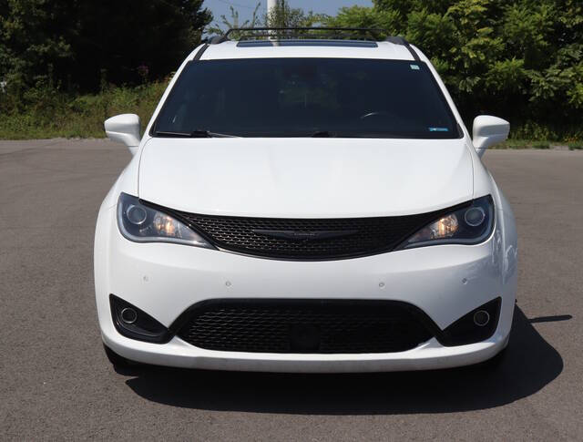 2020 Chrysler Pacifica for sale at Modern Automotive Group LLC in Lafayette, TN