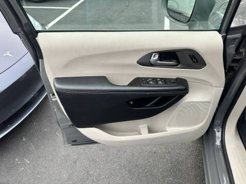 2022 Chrysler Pacifica Hybrid Touring L