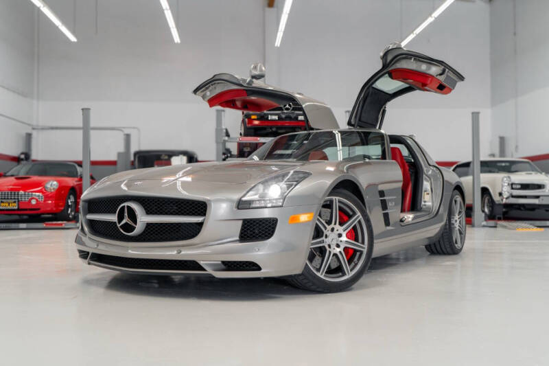 2012 Mercedes-Benz SLS AMG null photo 3