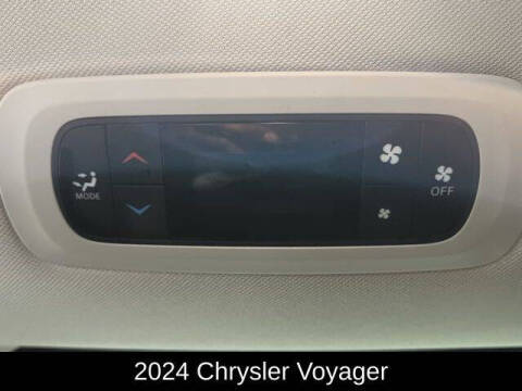2024 Chrysler Voyager LX
