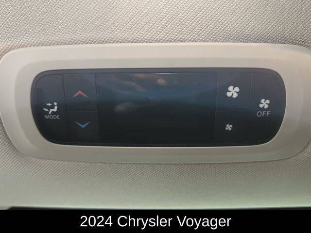 2024 Chrysler Voyager LX