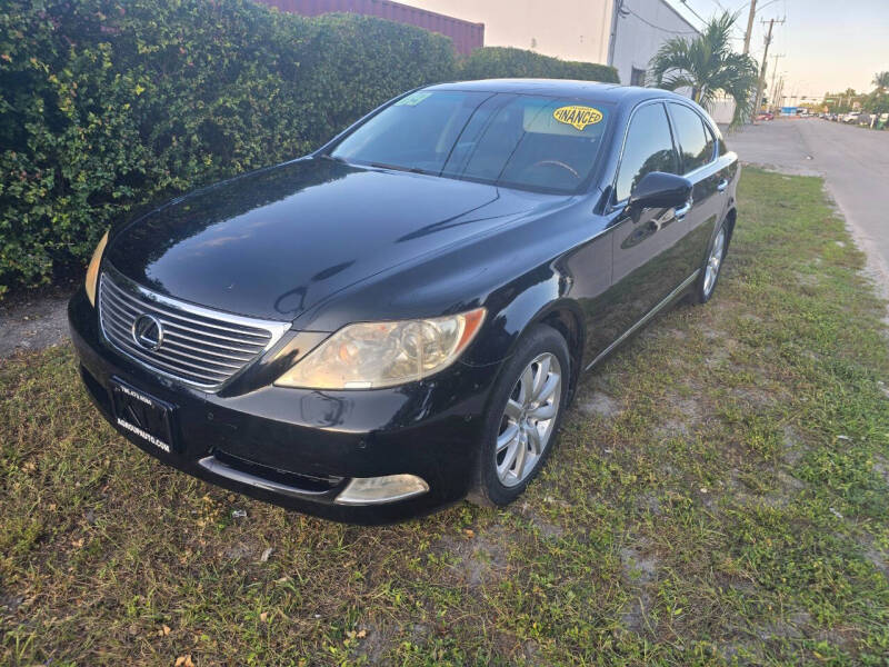 2009 Lexus LS Base's photo