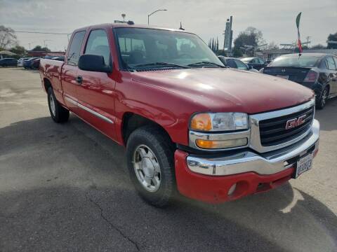2004 GMC Sierra 1500 for sale at COMMUNITY AUTO in Fresno CA