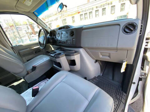 2012 Ford E-Series E-350 SD XL