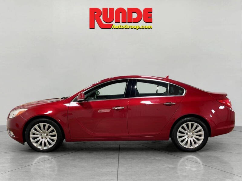 Used 2013 Buick Regal Premium 1 with VIN 2G4GS5EV8D9119352 for sale in Hazel Green, WI