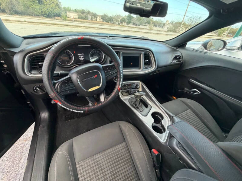 2019 Dodge Challenger SXT