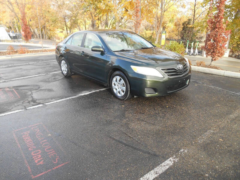 2010 Toyota Camry LE's photo