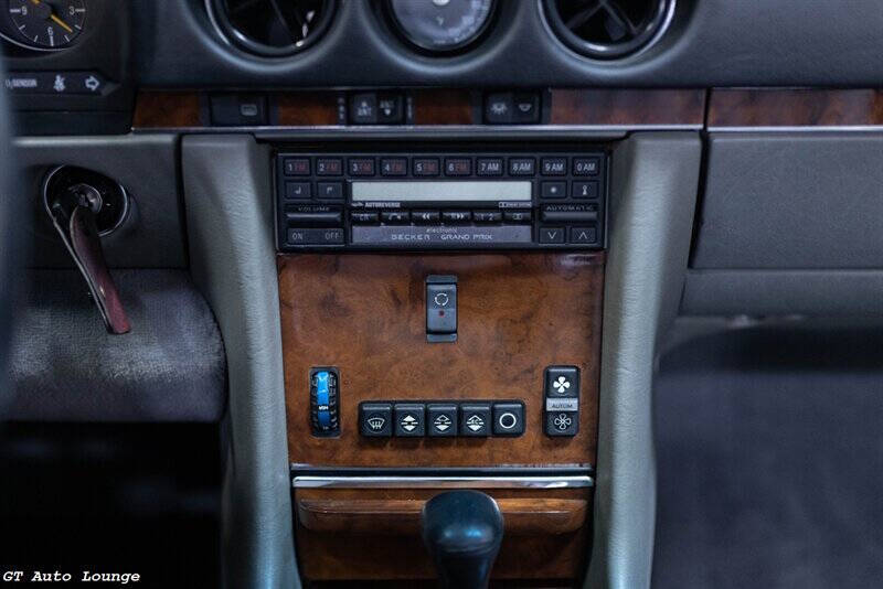 1986 Mercedes-Benz 560-Class 59