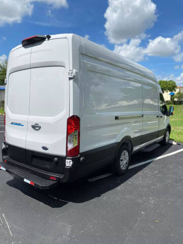 2022 Ford E-Transit 350