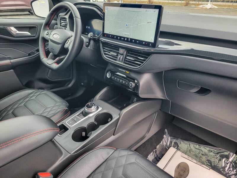 2024 Ford Escape ST-Line Elite