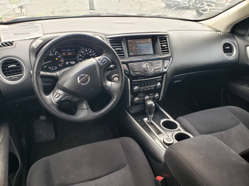 2013 Nissan Pathfinder SV