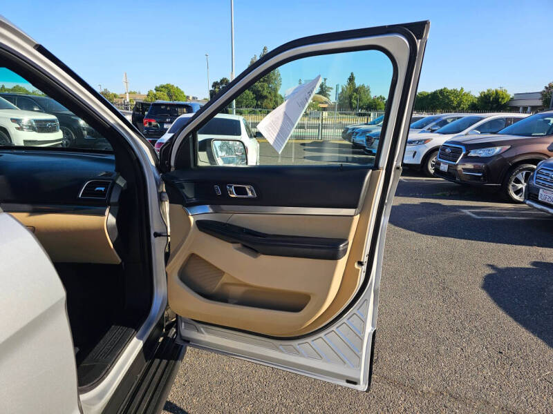 2017 Ford Explorer