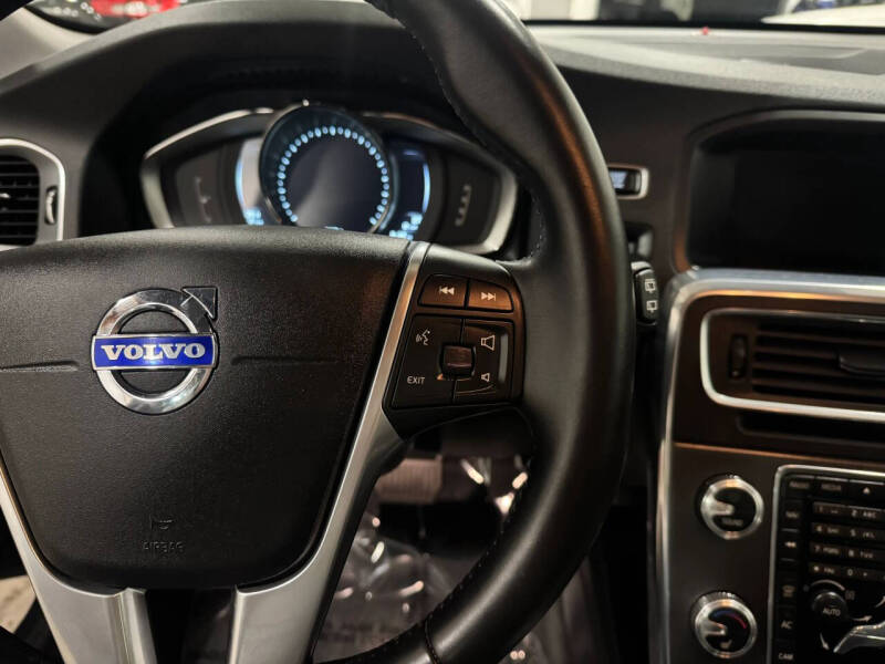 2015 Volvo V60 T5 Drive-E Platinum