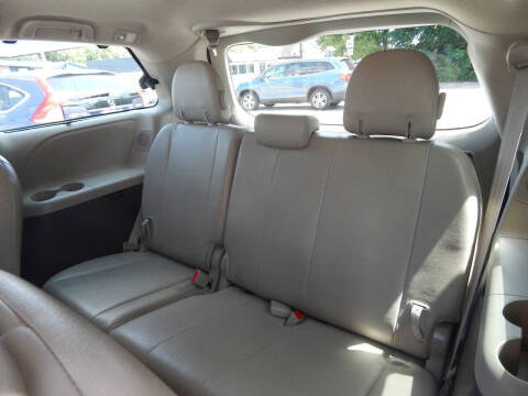 2011 Toyota Sienna XLE 8-Passenger