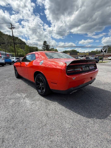 2021 Dodge Challenger SXT