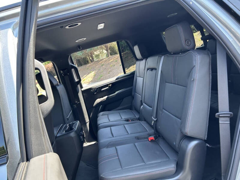 2025 Chevrolet Tahoe RST