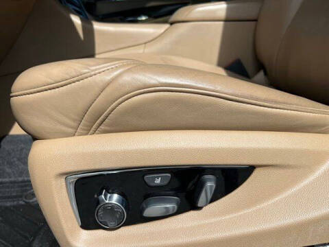 2019 Cadillac Escalade Platinum