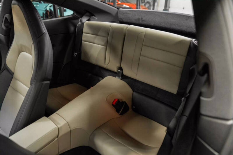 2025 Porsche 911 Carrera