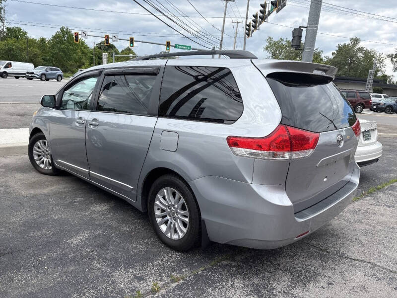 2013 Toyota Sienna XLE Mobility 7-Passenger