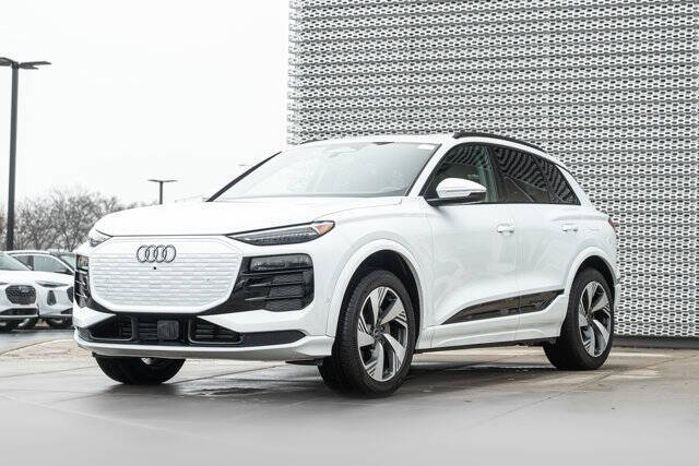 2025 Audi Q6 e-tron quattro Premium Plus