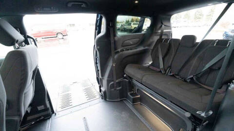 2024 Chrysler Pacifica Touring