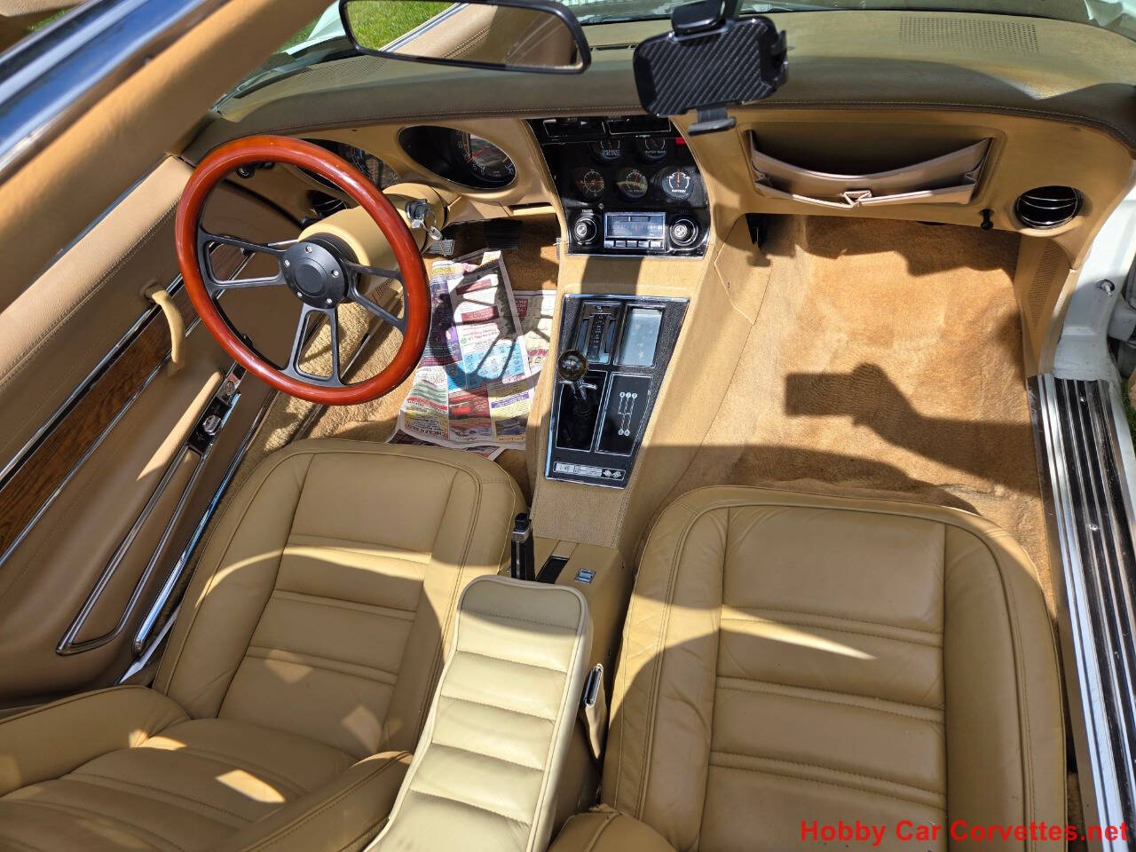 1976 Chevrolet Corvette 17