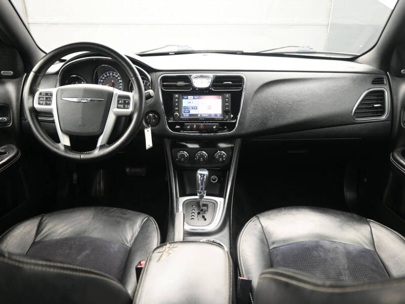 2012 Chrysler 200 S