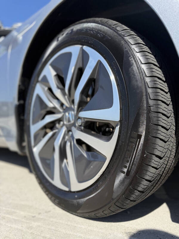 2020 Honda Accord Hybrid Touring