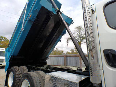 2015 Freightliner M2 106