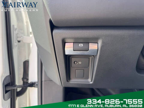 2024 Land Rover Defender 130 P400 X-Dynamic SE