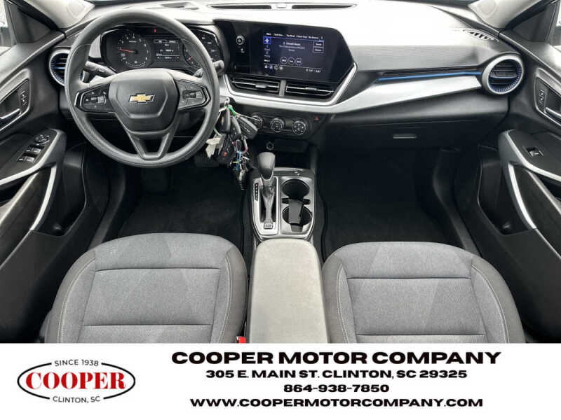 2025 Chevrolet Trax LS