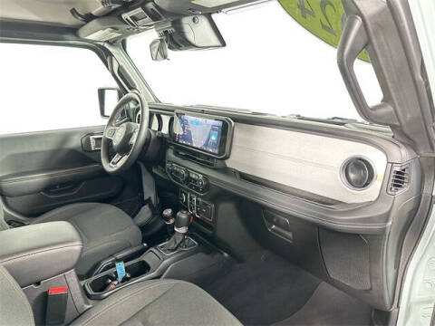 2024 Jeep Wrangler Sahara 4xe