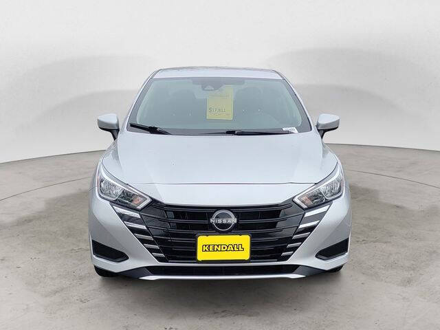 2023 Nissan Versa SV