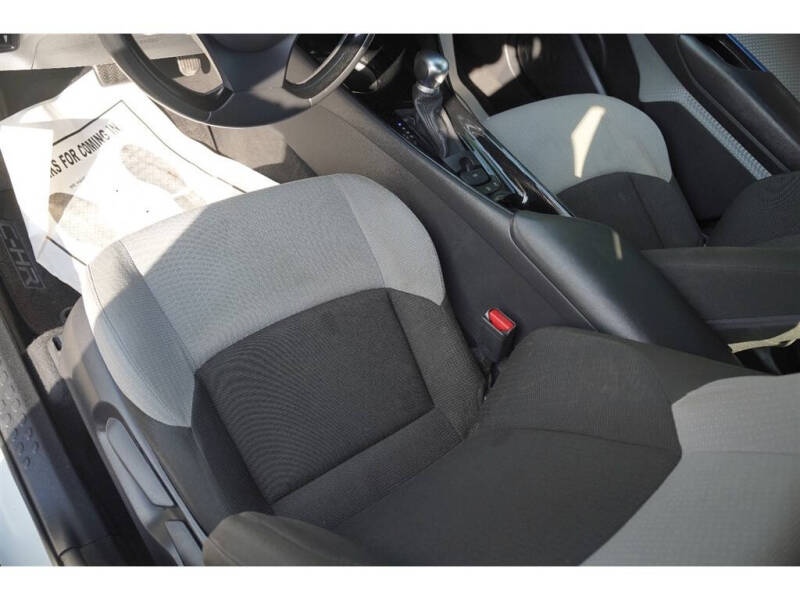 2019 Toyota C-HR XLE