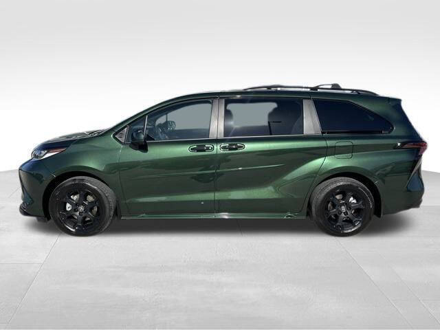 2025 Toyota Sienna Woodland Edition