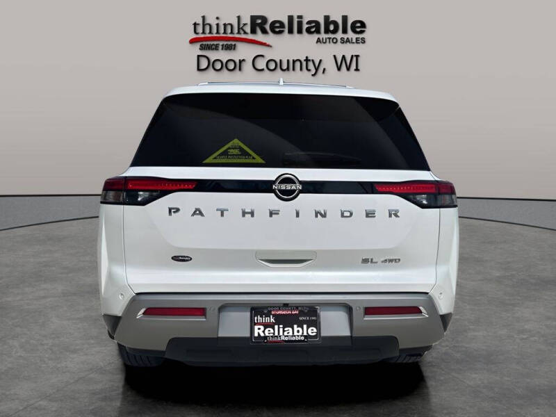 2025 Nissan Pathfinder SL