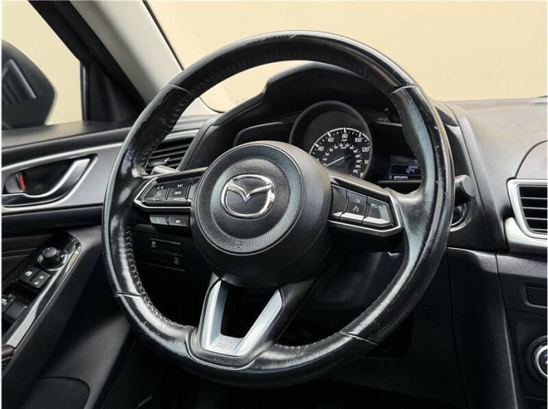 2018 Mazda MAZDA3 Touring