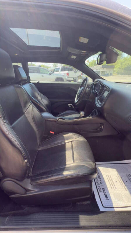 2015 Dodge Challenger SXT Plus