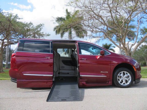 2020 Chrysler Pacifica Touring L Plus