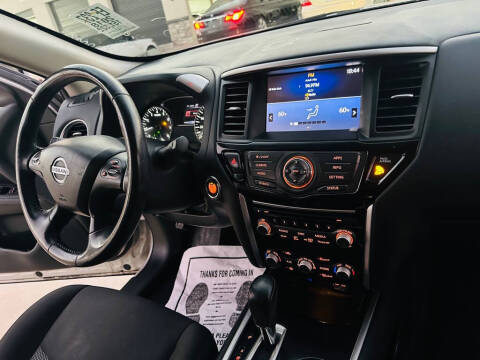 2018 Nissan Pathfinder S